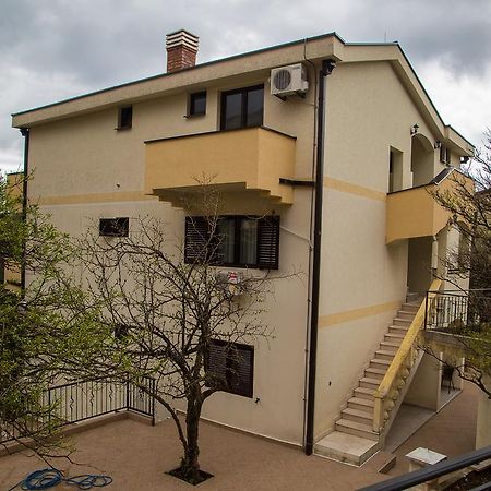 Apartmani Ksenija Petrovac Exterior foto