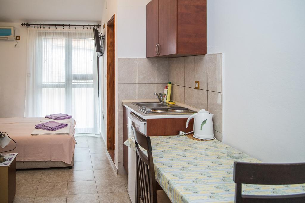 Apartmani Ksenija Petrovac Exterior foto